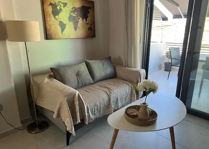 Elia\'S Apartment